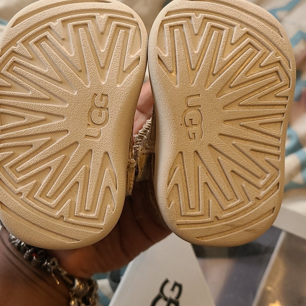 Infant girl uggs
